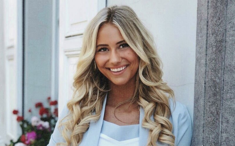 Miss België Celine Van Ouytsel doet temperatuur nog meer stijgen in kleine bikini
