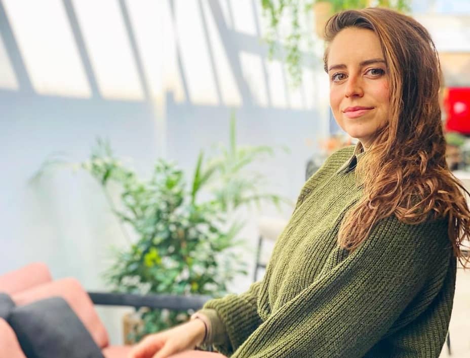 Thuis'-actrice Lynn Van den Broeck enorm kwaad door wat ze leest: "Zo hard  beginnen huilen"