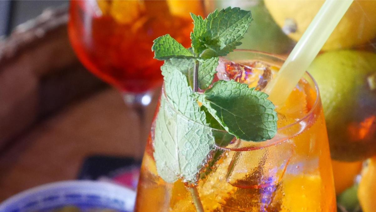 Snikhete temperaturen? Deze drie mocktails koelen je af én zijn supergezond