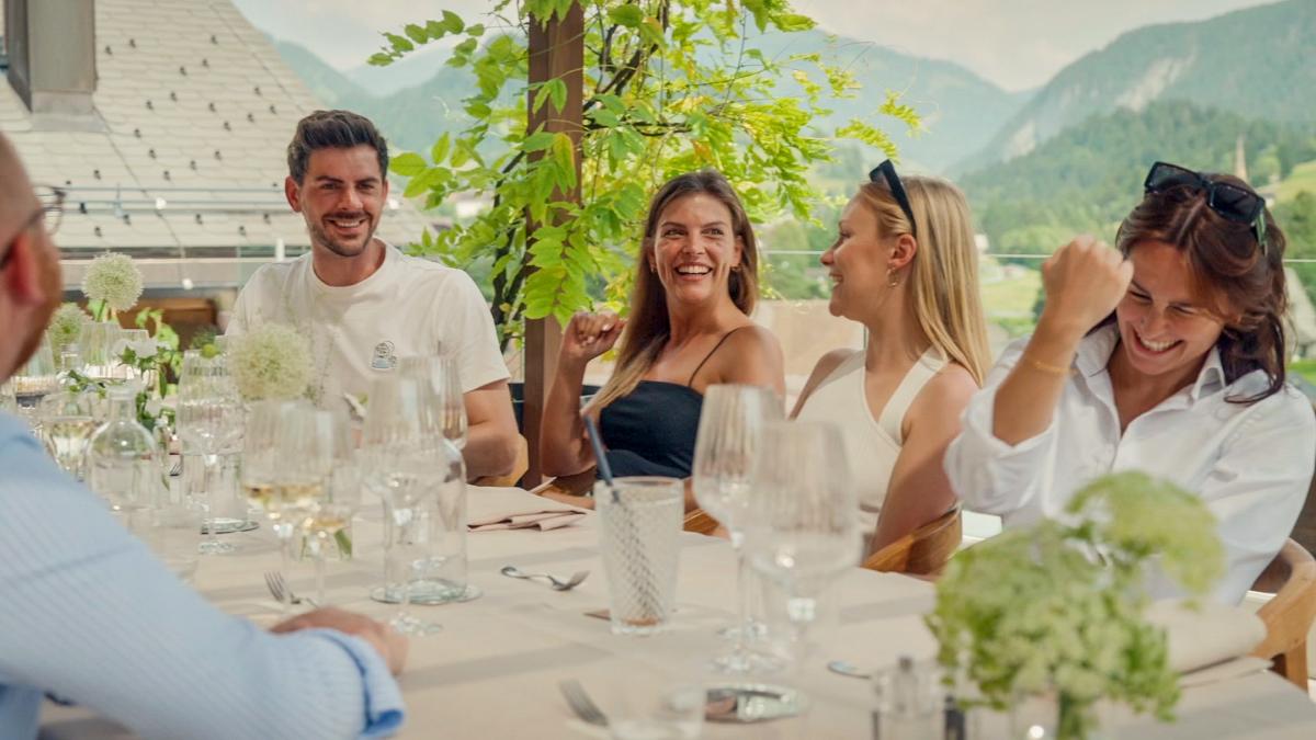 🎥 Eerste Blind Getrouwd-dinner party zorgt voor spanning én opvallende uitspraken