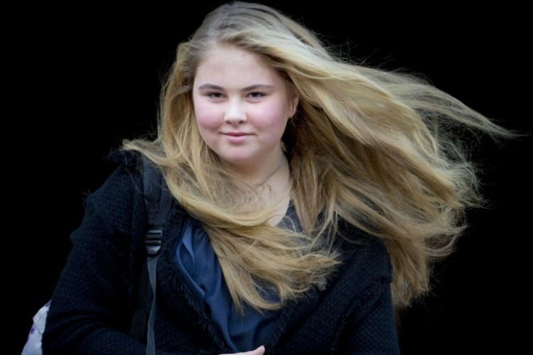 Nederlands prinses Amalia nuchter: “Ze mogen monarchie afschaffen”