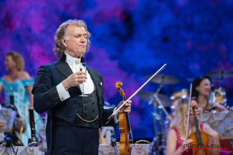 André Rieu laat tranen de vrije loop: “Daardoor heb ik het nu heel zwaar”