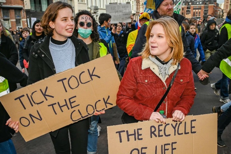 Anuna De Wever merkt probleem op bij de klimaatmarsen: “Ik vind het wel een beetje kut”
