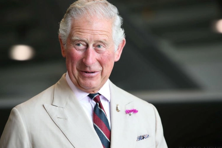 Prins Charles heeft meer informatie over gezondheidstoestand van Queen Elisabeth: “Zo gaat het nu met haar”