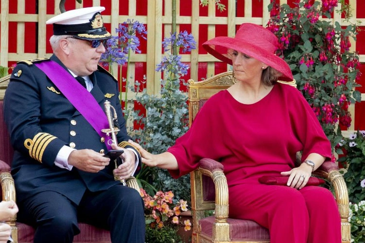 Royaltywatcher ziet onenigheid binnen koninklijke familie: “Zij kunnen niet door één deur”