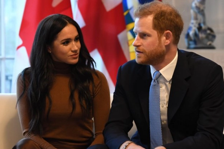 Meghan Markle en prins Harry daagden niet op bij huwelijksceremonie door "dom" krantenartikel
