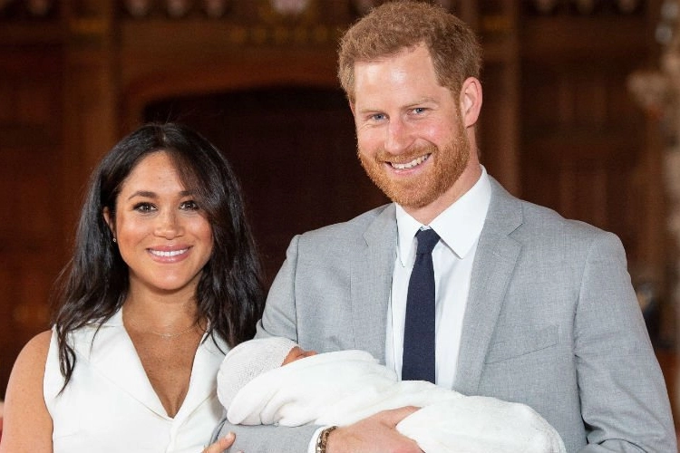 Prins Harry geeft update over zijn zoontje Archie: "Hij groeit als kool"