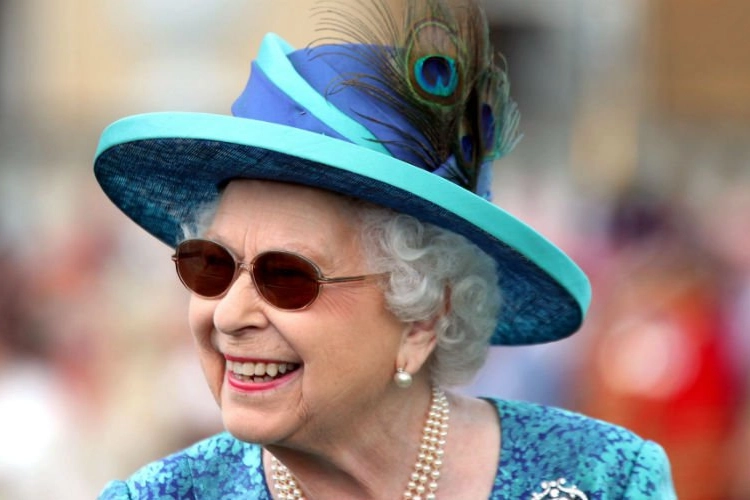 Queen Elizabeth wordt iets ongelooflijks aangeboden en ze is meteen laaiend enthousiast 