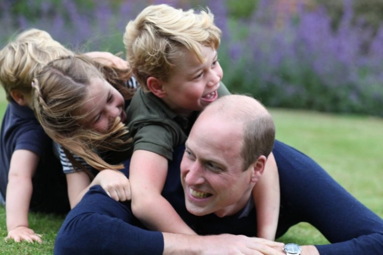Brits koningshuis deelt schitterende foto’s van jarige prins William en zijn drie kinderen