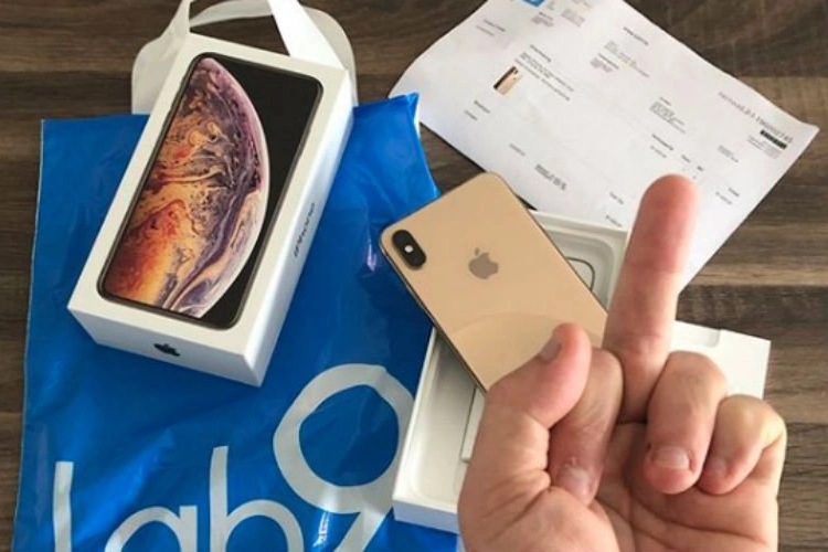 Andy Peelman razend nadat hij dure iPhone koopt maar plots dit gebeurde: “Een middelvinger aan Apple”
