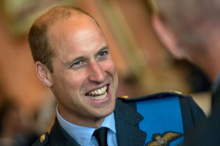 Prins William wil terug ambulancepiloot worden in strijd tegen coronavirus