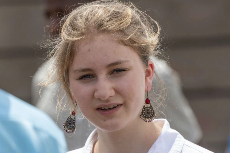 Journalist doet opvallende ontdekking bij prinses Elisabeth: “Plots veranderde ze helemaal”