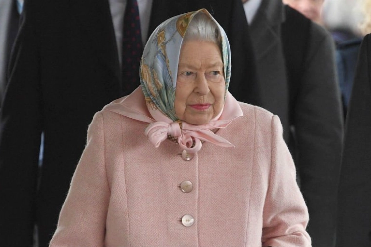 Zoveelste zware klap voor de Queen: "Alweer de schuld van Harry en Meghan"