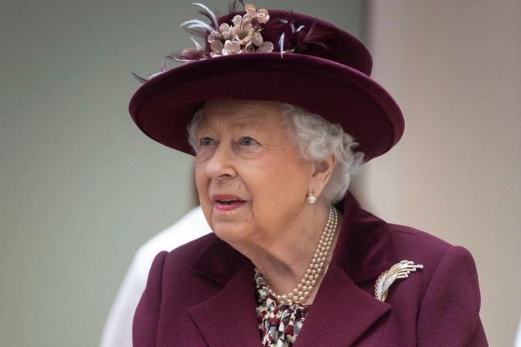 Queen Elizabeth niet te spreken over prins William: "Ze ligt er 's nachts wakker van"