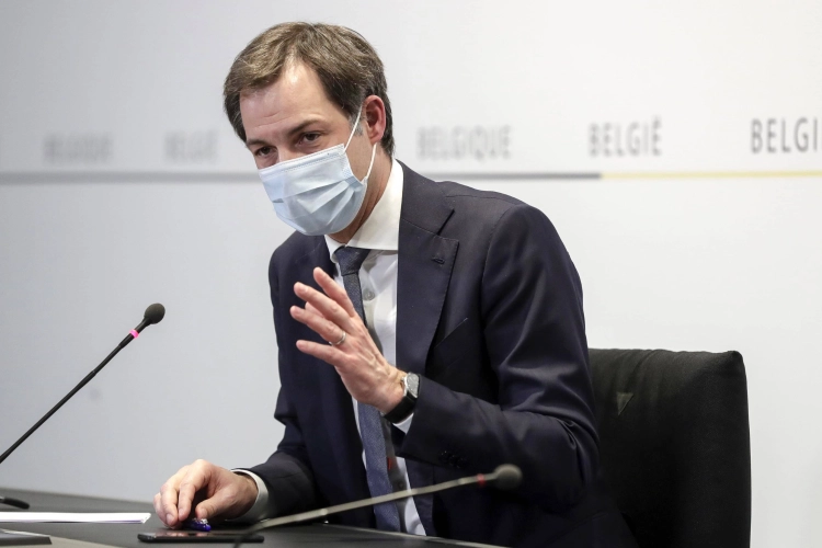 Premier Alexander De Croo: “Dan moeten dokters oordelen wie bed krijgt en wie niet”