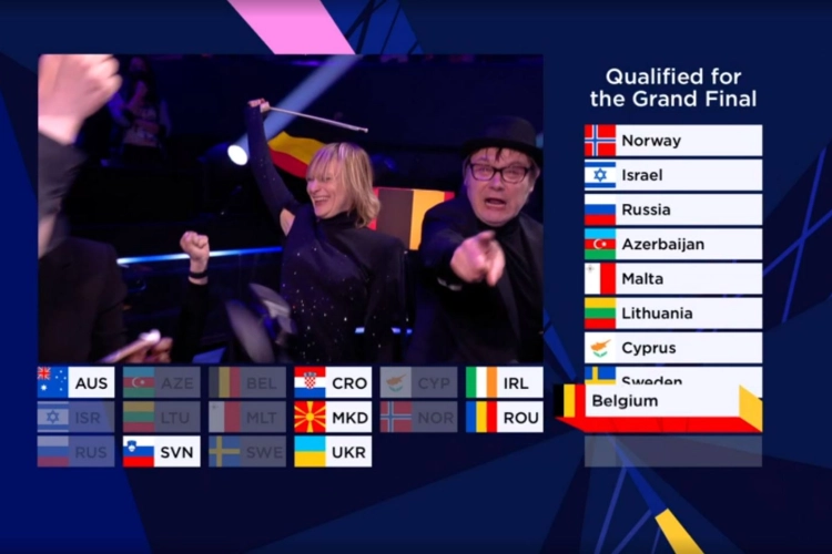 Het loopt goed fout voor Alex Callier op Eurovisiesongfestival tijdens viering dat België naar finale mag