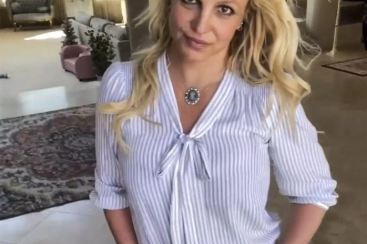 Britney Spears is het kotsbeu en haalt snoeihard uit: “Loop naar de hel”