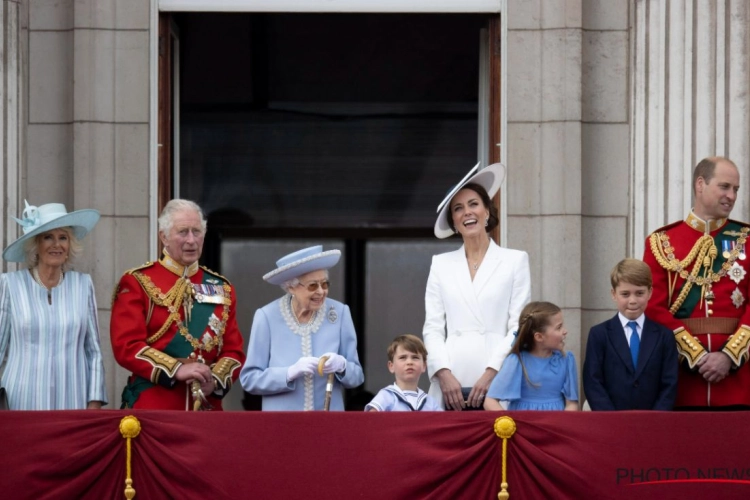 Prins Louis steelt de show op viering Platinum Jubilee Queen Elizabeth