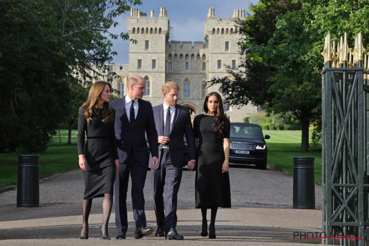 Pijnlijk voor prins Harry: 'Daarom was hij niet op tijd om afscheid te nemen van Queen Elizabeth'