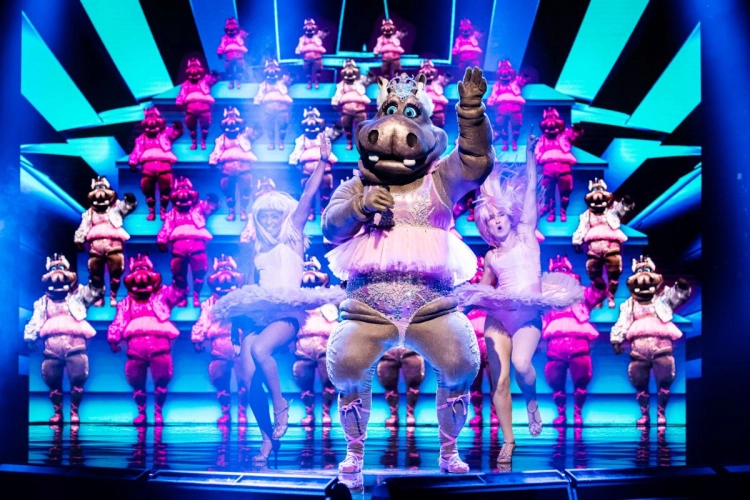 Fans van ‘The Masked Singer’ bewandelen nieuwe piste en hopen te weten wie Hippo is: “Deze nieuwslezer van de VRT”