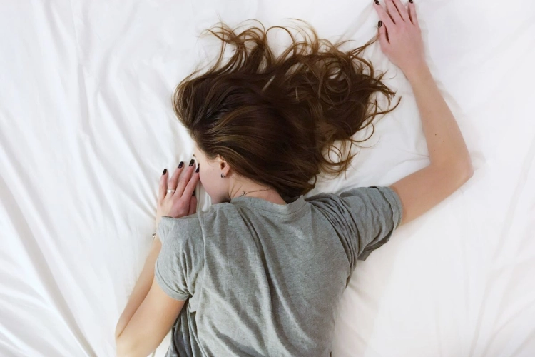 Opnieuw hoge temperaturen op komst: Vier verrassende tips om beter te slapen tijdens een hittegolf